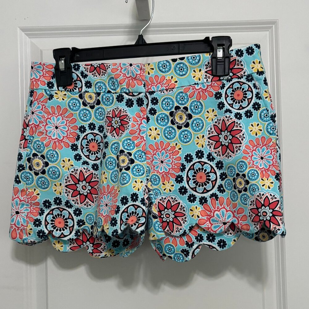 Crown and Ivy Tailored Patterned Scalloped Shorts